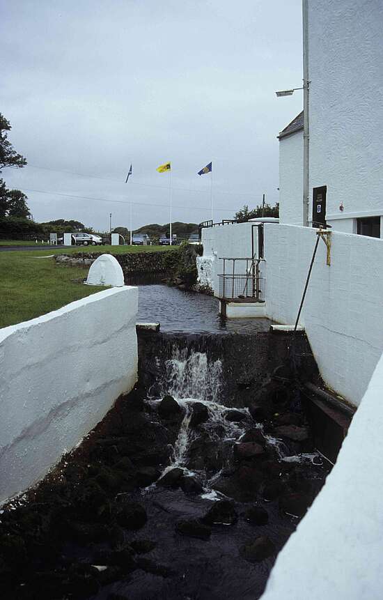 The small river going through Lagavulin.