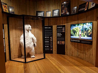 Bundaberg visitor centre with polar bear&nbsp;uploaded by&nbsp;Ben, 08. Feb 2024