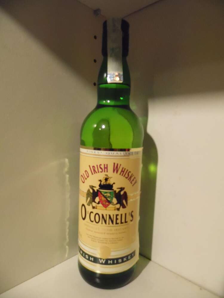 Mcconnell s irish. Виски ирландский o'Connell's. Irish Whiskey o Connells. О'Брайен виски. Виски MC Connells.