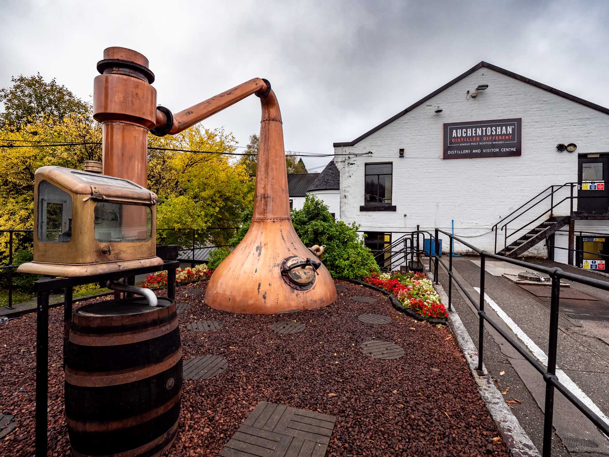 auchentoshan whisky distillery tour